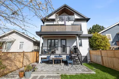 2558 Dundas Street, Vancouver, BC, Vancouver — Half Duplex for sale
