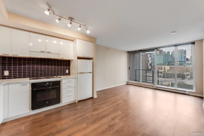 1209 131 Regiment Square, Vancouver, BC, Vancouver — Apartment/Condo for sale