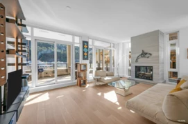 203 6697 Nelson Avenue, West Vancouver, BC