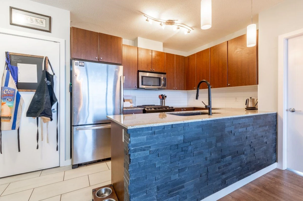 Dining Area Photo of 1904 280 Ross Drive, New Westminster, BC
