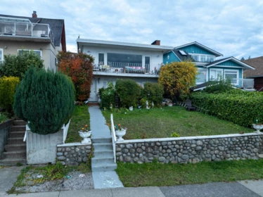 Basement Recreation Room Photo of 34 N Hythe Avenue, Burnaby, BC