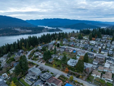 Swimming Pool Photo of 34 N Hythe Avenue, Burnaby, BC