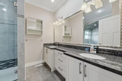 Mudroom Photo of 16067 14 Avenue, Surrey, BC