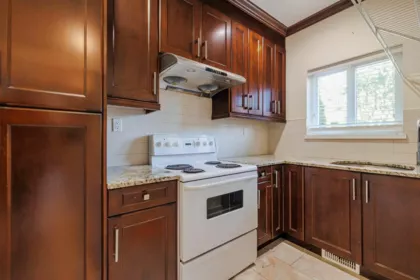 Primary Bathroom Photo of 16067 14 Avenue, Surrey, BC