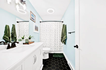 Powder Room Photo of 26485 30a Avenue, Langley, BC