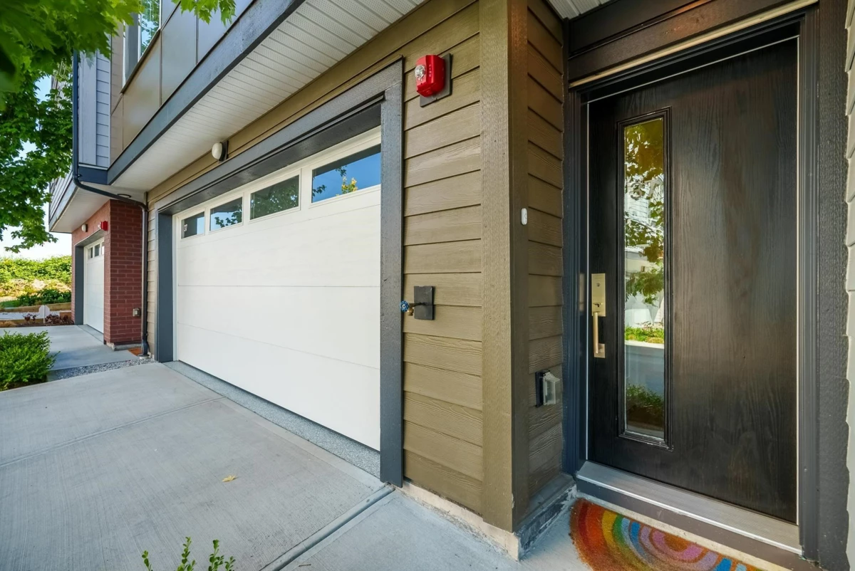 Family Room Photo of 37 20246 81 Avenue, Langley, BC