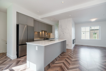 Kitchen Island Photo of 37 20246 81 Avenue, Langley, BC