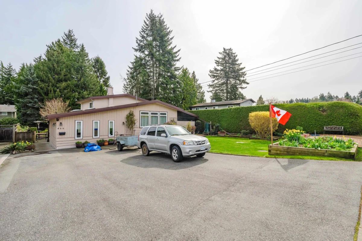 Living Room Photo of 466 55 Street, Delta, BC