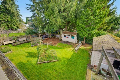 Laundry Room Photo of 466 55 Street, Delta, BC
