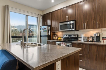 Kitchen Island Photo of 222 45530 Market Way, Chilliwack, BC