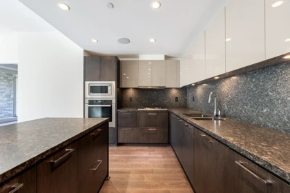 Kitchen Island Photo of 401 768 Arthur Erickson Place, West Vancouver, BC