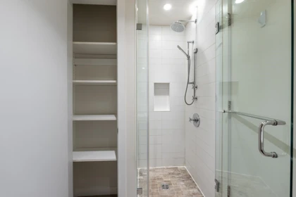 Mudroom Photo of 401 768 Arthur Erickson Place, West Vancouver, BC