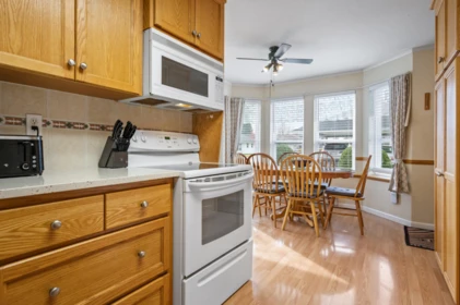 Kitchen Island Photo of 13 20554 118th Avenue, Maple Ridge, BC
