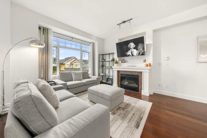 Hallway Photo of 51 2979 156 Street, Surrey, BC