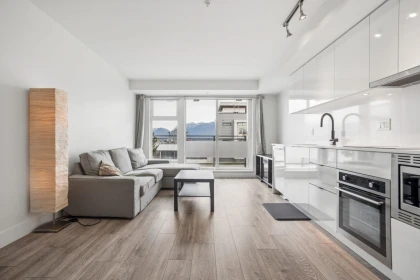 Breakfast Nook Photo of 319 630 E Broadway, Vancouver, BC