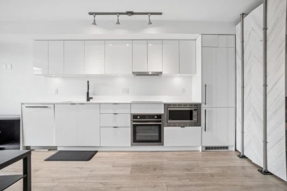Kitchen Island Photo of 319 630 E Broadway, Vancouver, BC
