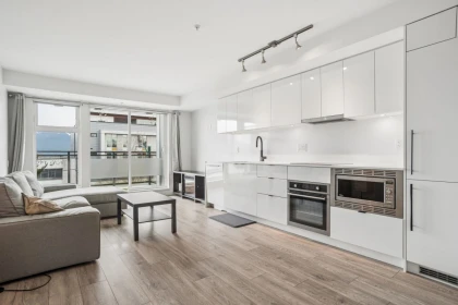 Kitchen Photo of 319 630 E Broadway, Vancouver, BC
