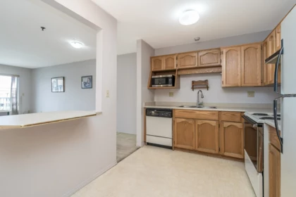 Kitchen Island Photo of 310 33535 King Road, Abbotsford, BC