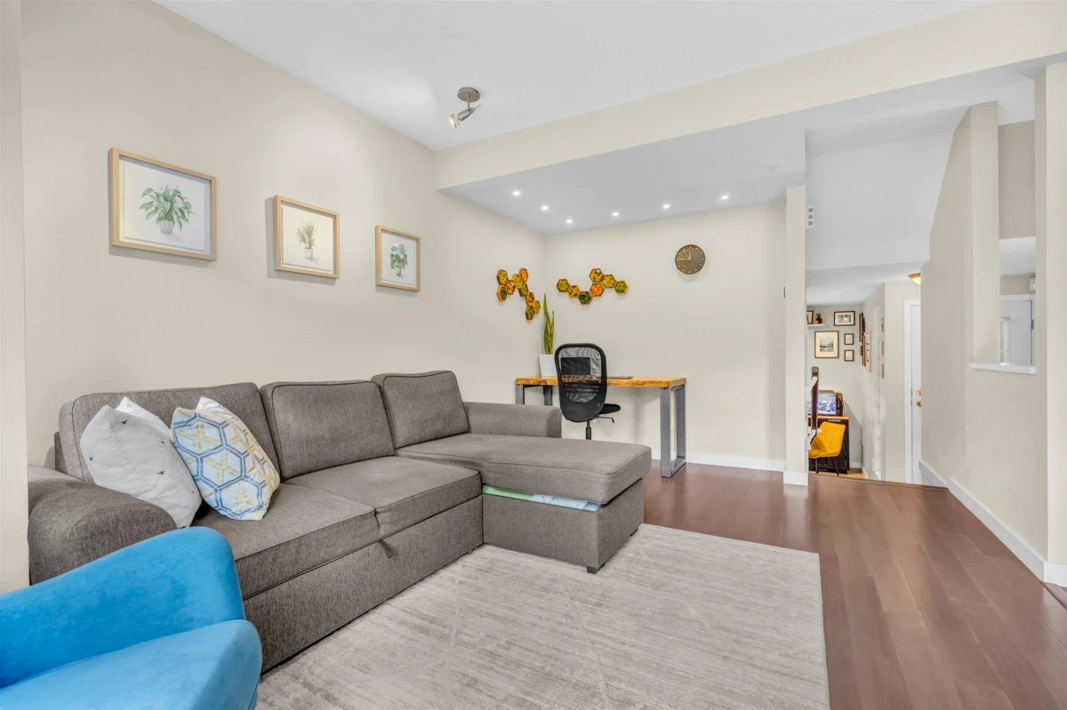 Dining Area Photo of 11 877 W 7th Avenue, Vancouver, BC