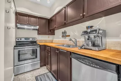 Kitchen Photo of 11 877 W 7th Avenue, Vancouver, BC