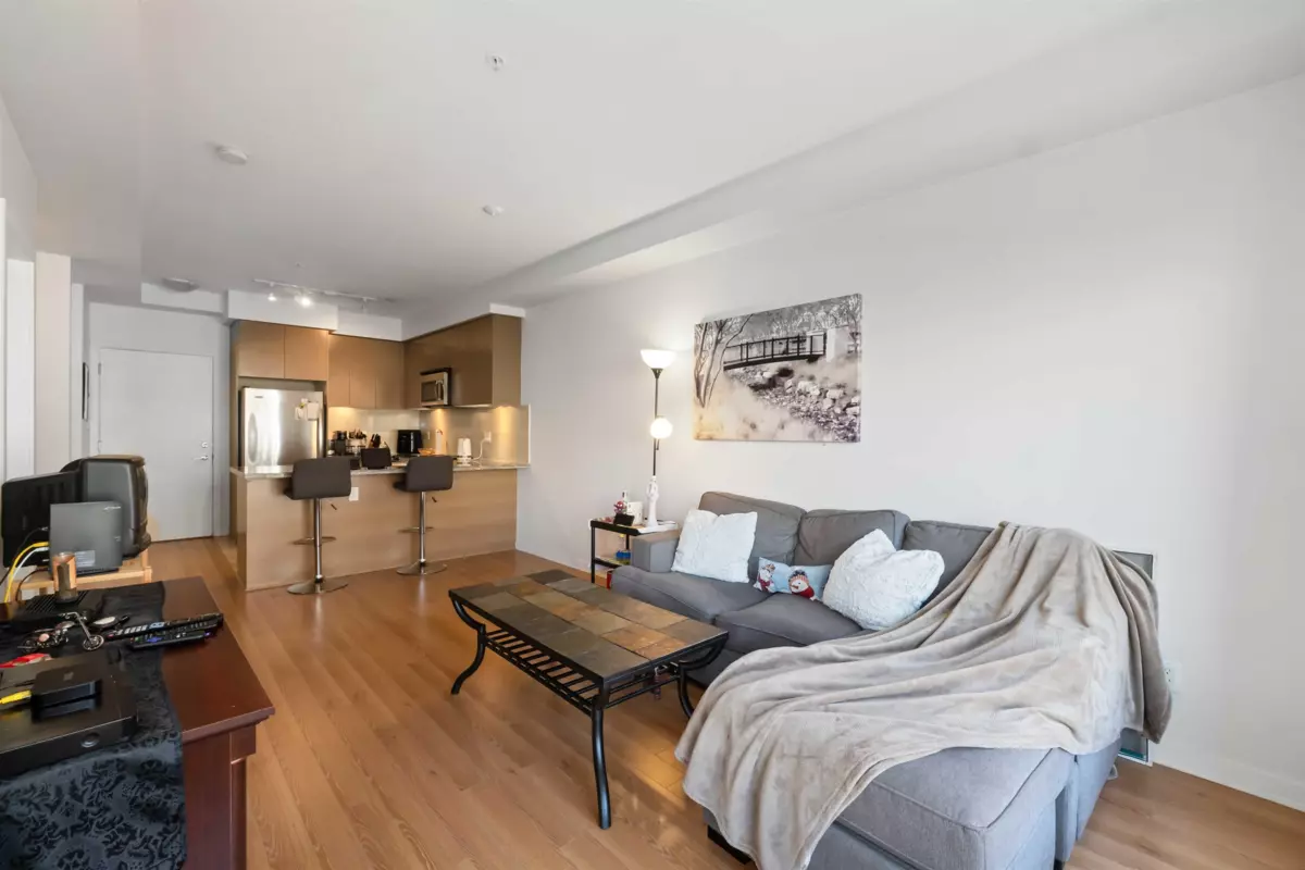 Family Room Photo of 414 6440 194 Street, Surrey, BC