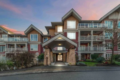 414 6440 194 Street, Surrey, BC, Surrey — Apartment/Condo for sale