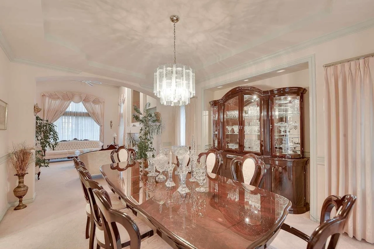Dining Area Photo of 14958 83a Avenue, Surrey, BC