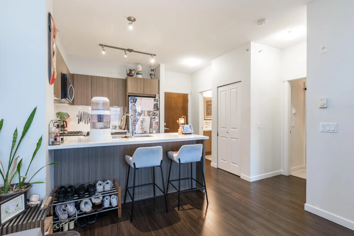 Dining Area Photo of 413 3323 151 Street, Surrey, BC