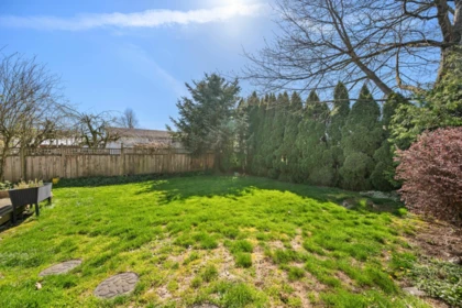 Front Yard Photo of 5695 Riverside Street, Abbotsford, BC
