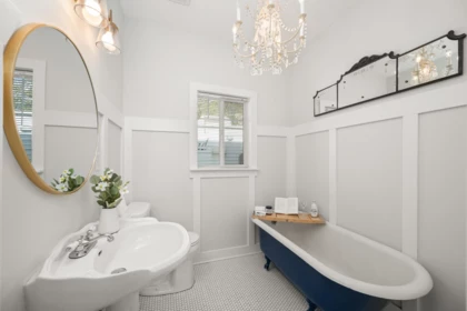 Guest Bathroom Photo of 5695 Riverside Street, Abbotsford, BC