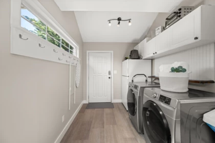 Hallway Photo of 5695 Riverside Street, Abbotsford, BC
