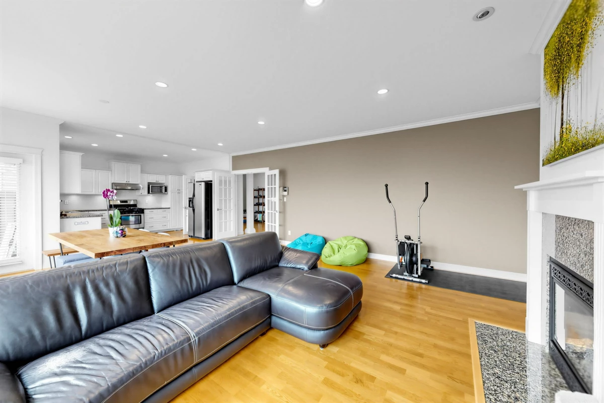 Living Room Photo of 3580 Semlin Drive, Richmond, BC