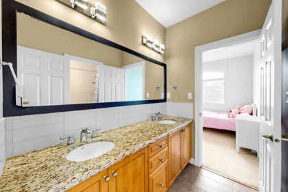 Entry Foyer Photo of 3580 Semlin Drive, Richmond, BC