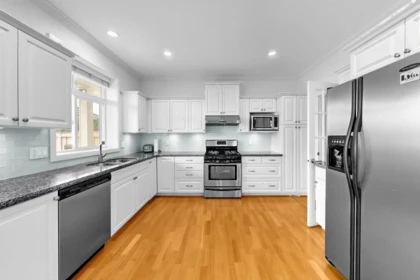 Kitchen Island Photo of 3580 Semlin Drive, Richmond, BC