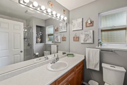 Mudroom Photo of 32976 Hawthorne Avenue, Mission, BC