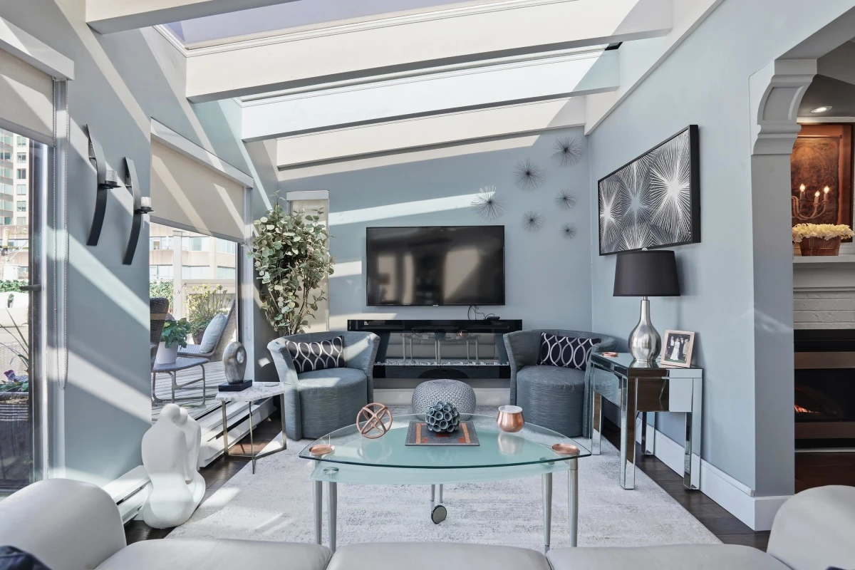 Living Room Photo of 6 1375 W 10th Avenue, Vancouver, BC