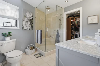Guest Bathroom Photo of 6 1375 W 10th Avenue, Vancouver, BC