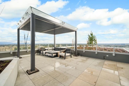 Hot Tub / Spa Photo of 1607 10428 Whalley Boulevard, Surrey, BC