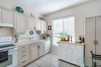 Kitchen Island Photo of 135 3098 Guildford Way, Coquitlam, BC