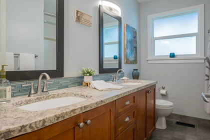 Guest Bathroom Photo of 7457 118a Street, Delta, BC