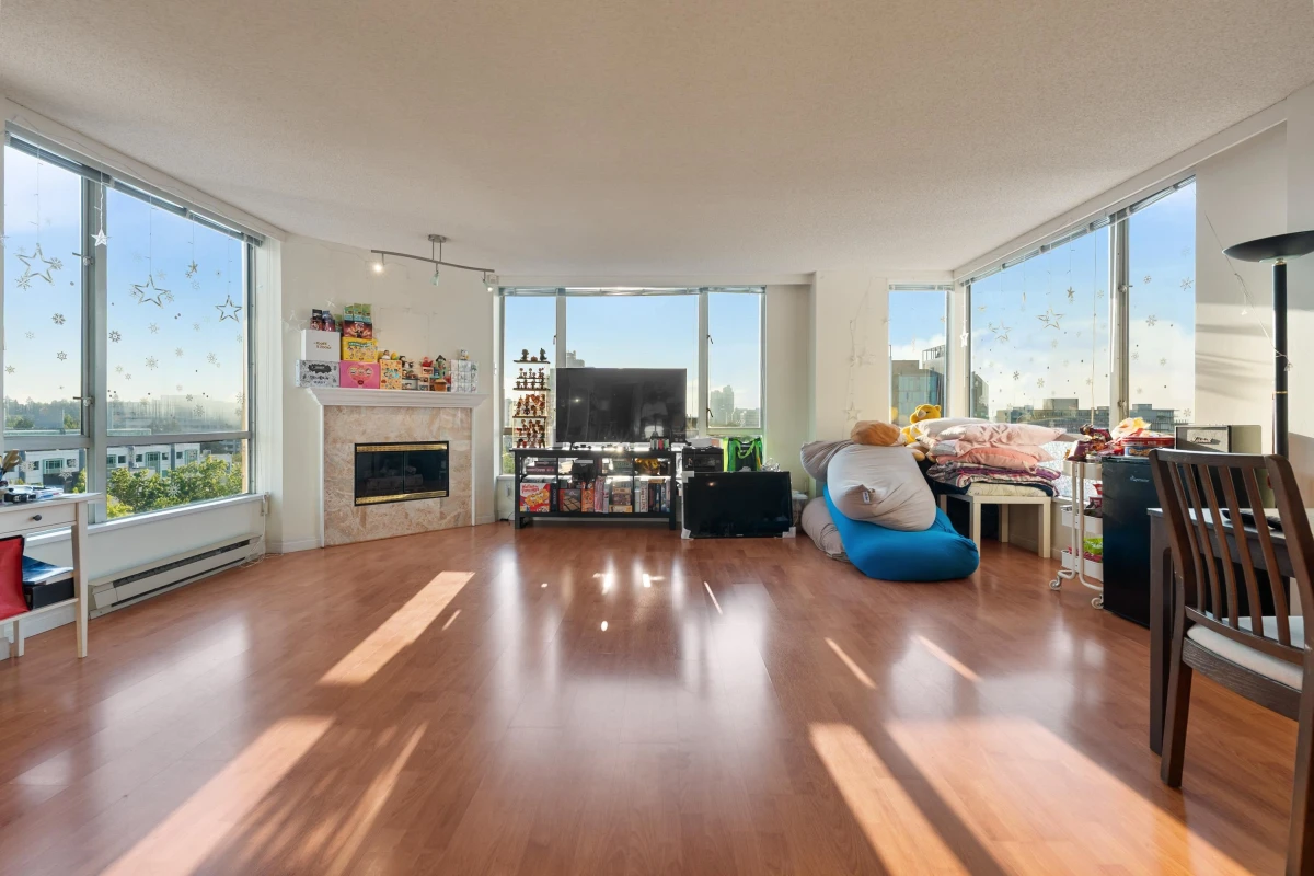 Living Room Photo of 1301 2628 Ash Street, Vancouver, BC