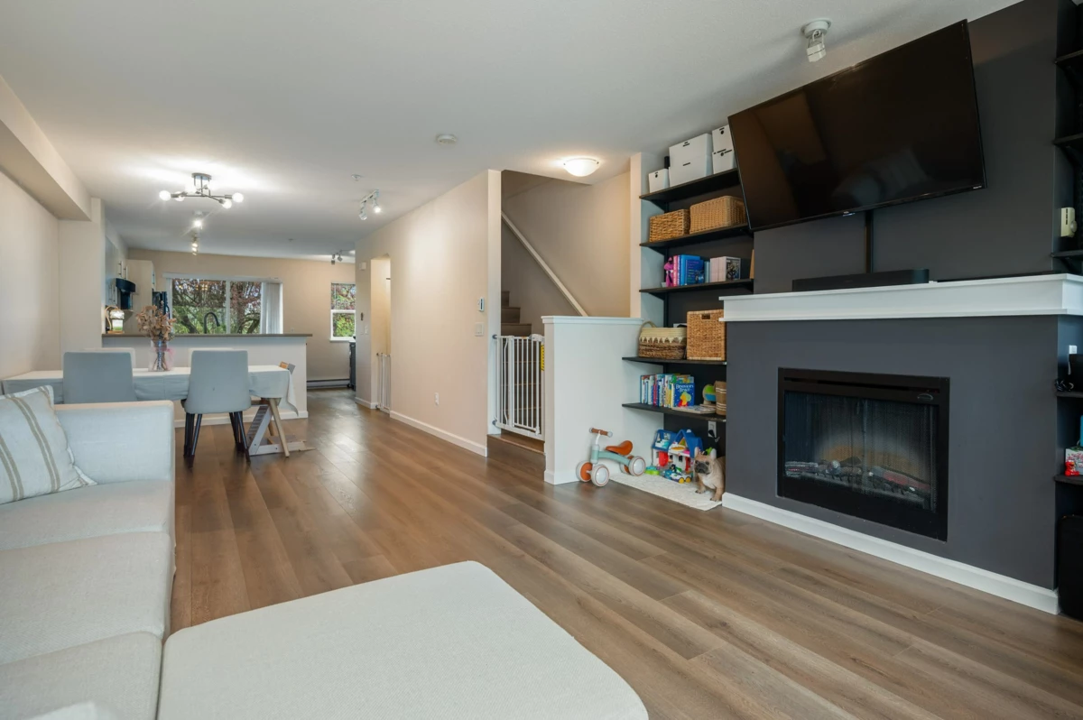 Dining Area Photo of 152 20875 80 Avenue, Langley, BC