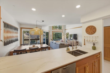 Breakfast Nook Photo of 32 6127 Eagle Ridge Crescent, Whistler, BC