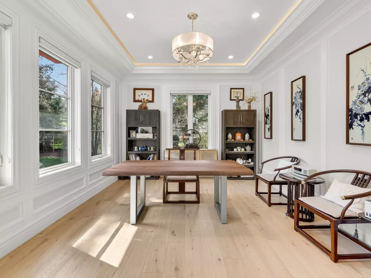 Family Room Photo of 16375 30b Avenue, Surrey, BC