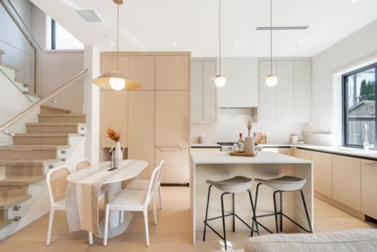 Breakfast Nook Photo of 2 372 E 37 Avenue, Vancouver, BC