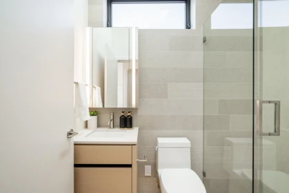 Mudroom Photo of 2 372 E 37 Avenue, Vancouver, BC