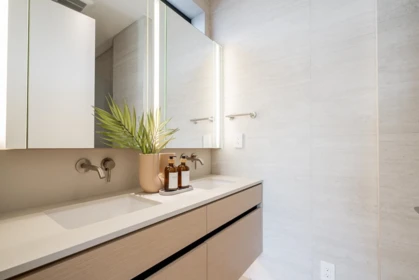 Swimming Pool Photo of 2 372 E 37 Avenue, Vancouver, BC