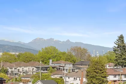 Hot Tub / Spa Photo of 1208 3455 Ascot Place, Vancouver, BC