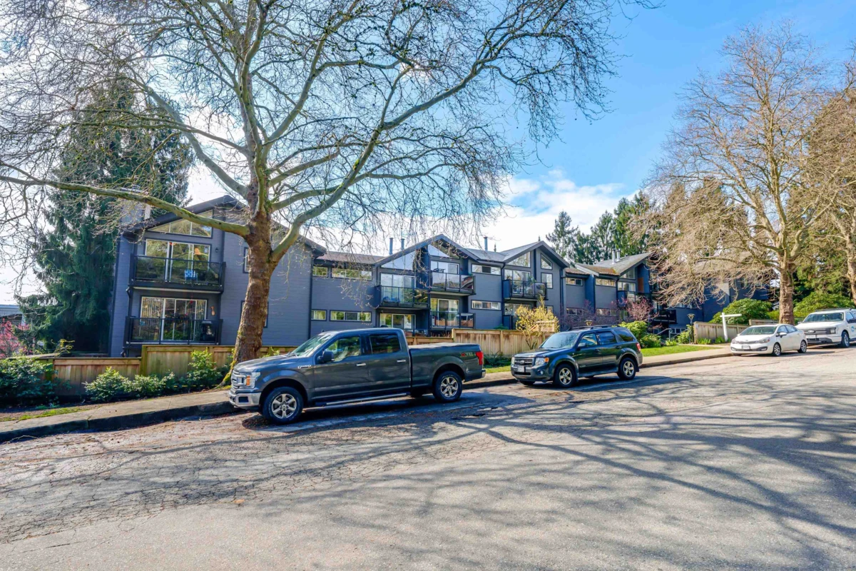 Exterior Rear Photo of 207 230 Mowat Street, New Westminster, BC
