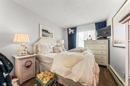 Hallway Photo of 207 230 Mowat Street, New Westminster, BC